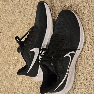 NIKE "Air Zoom - Pegasus 39" Black Running Shoes